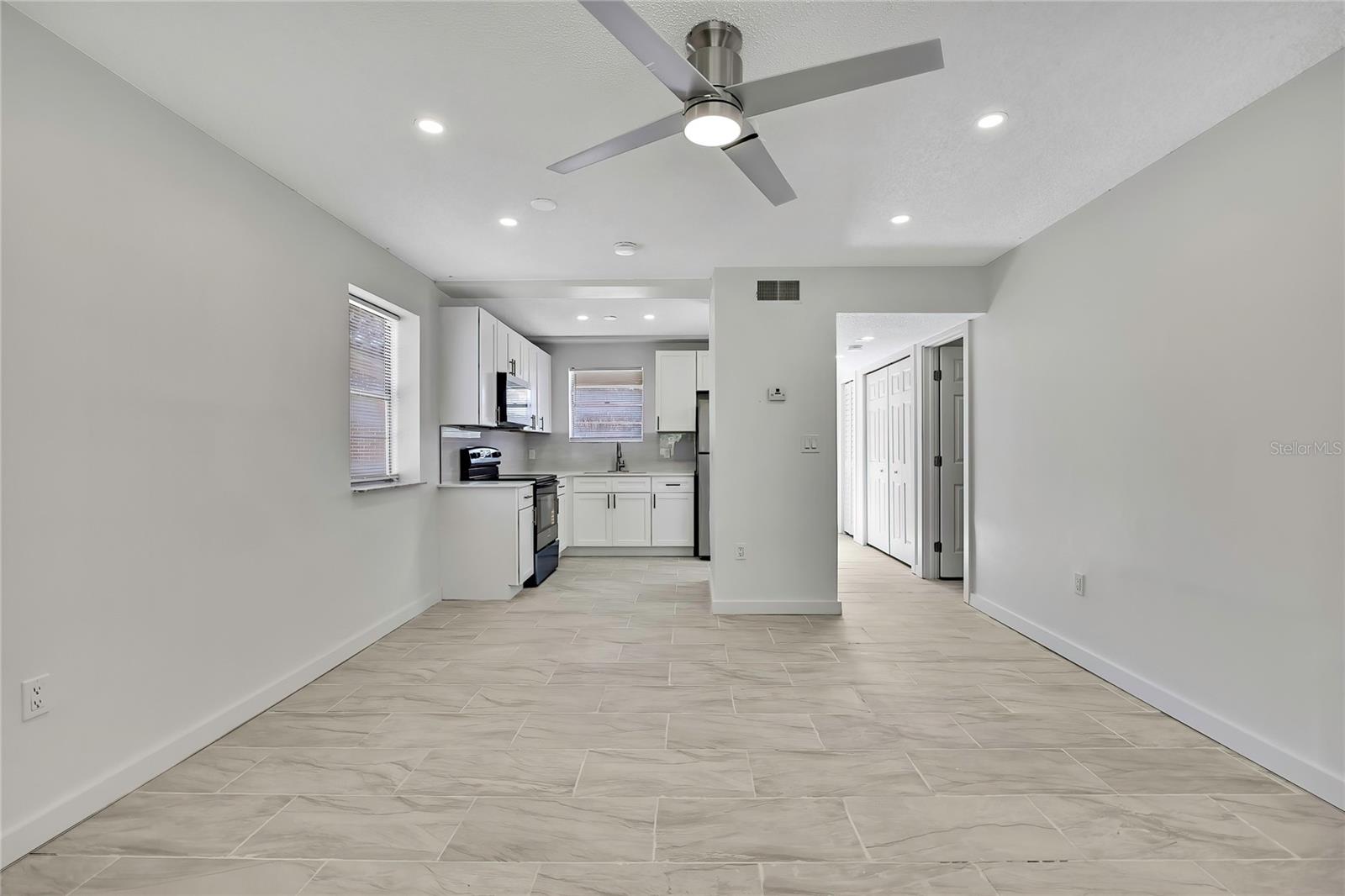 Image 6 of 20 For 10931 Tidewater Circle 10987