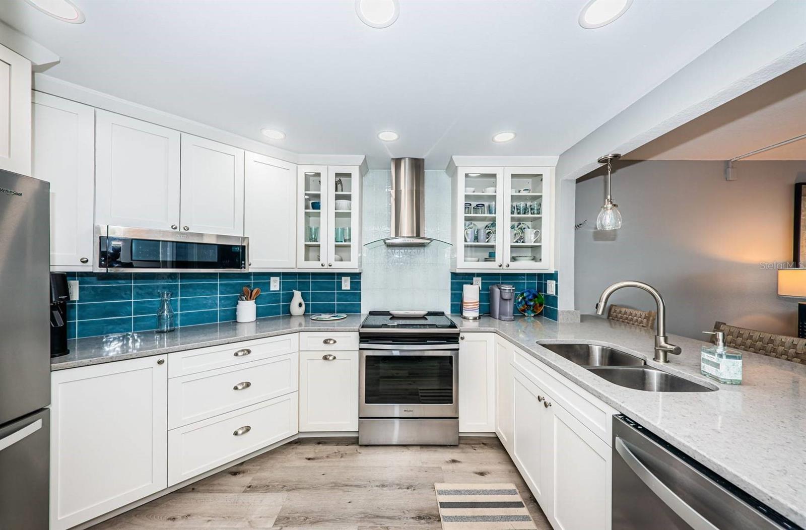 Image 4 of 20 For 6295 Bahia Del Mar Circle 505