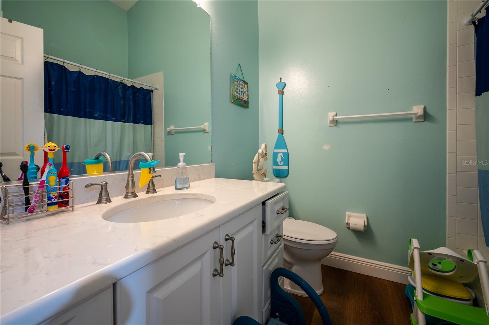 Listing photo id 15 for 27350 New Smyrna Drive