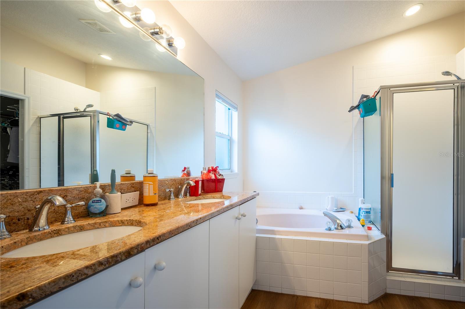 Listing photo id 18 for 27350 New Smyrna Drive