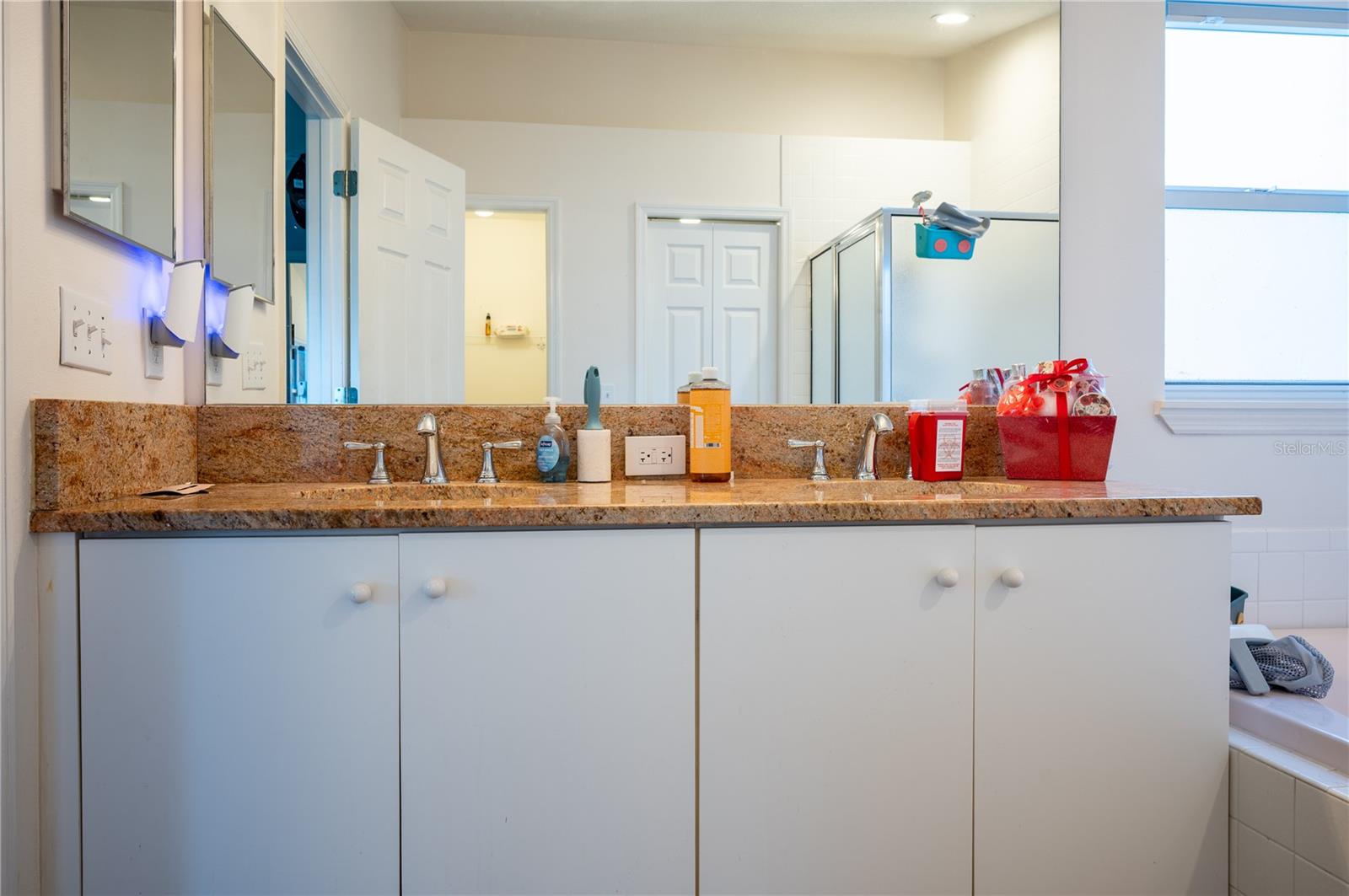 Listing photo id 20 for 27350 New Smyrna Drive