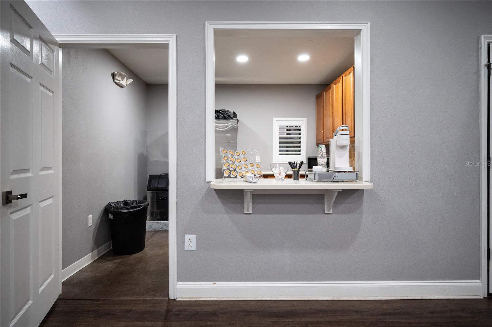 Listing photo id 33 for 27350 New Smyrna Drive