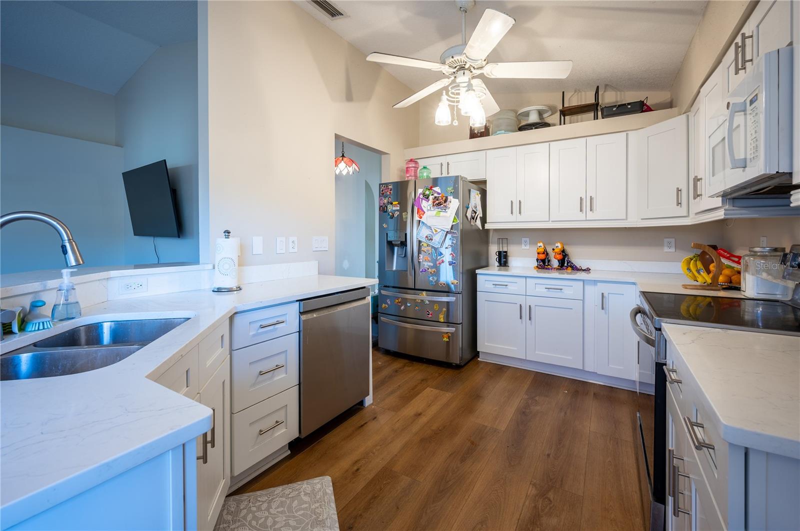 Listing photo id 4 for 27350 New Smyrna Drive