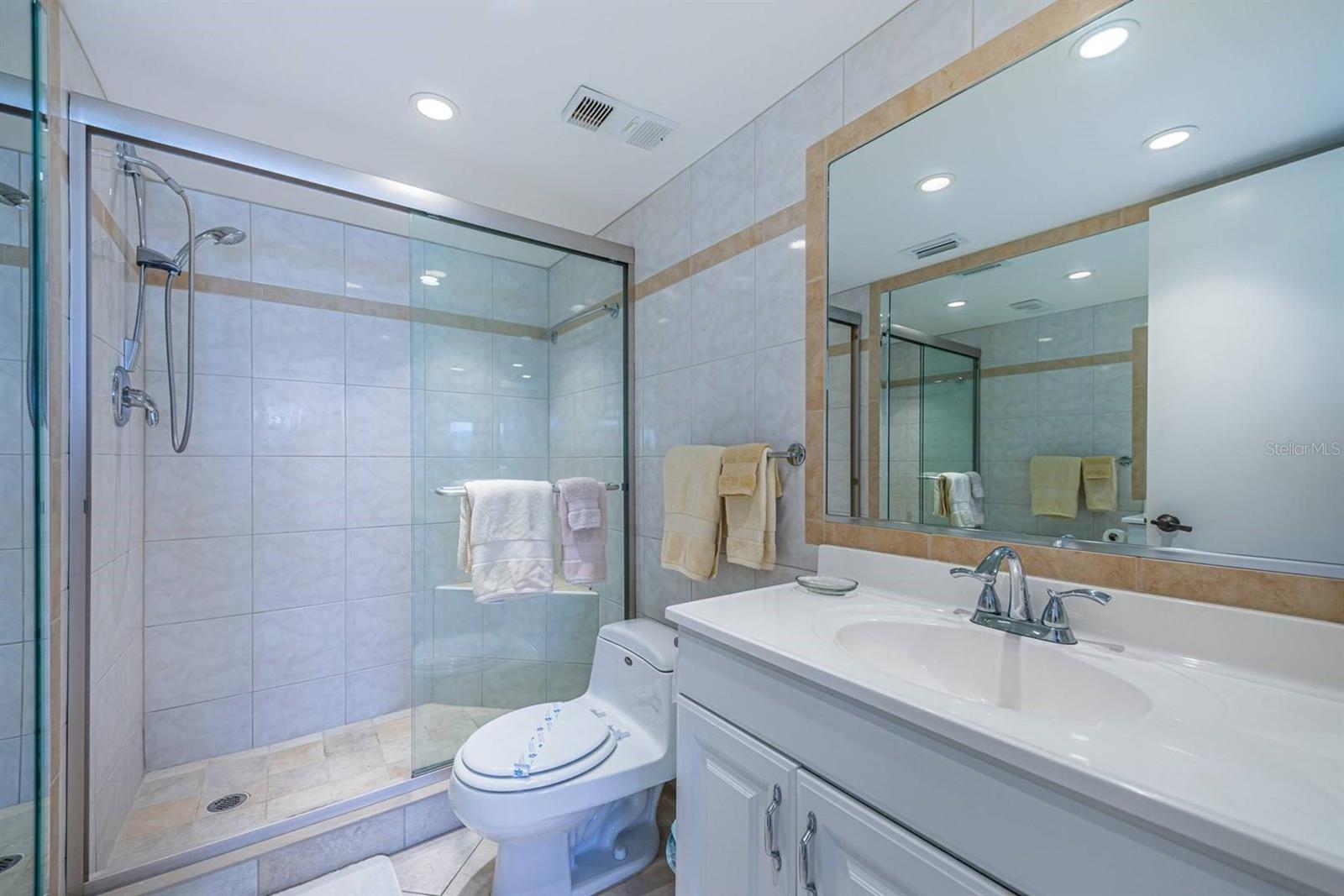 Image 14 of 21 For 6294 Bahia Del Mar Circle 114