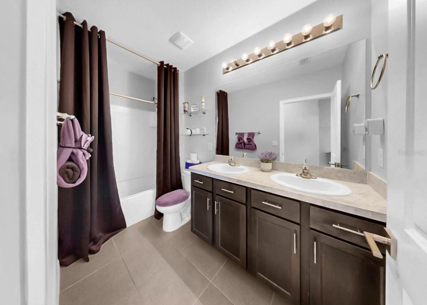 Image 35 of 49 For 11117 Leland Groves Drive