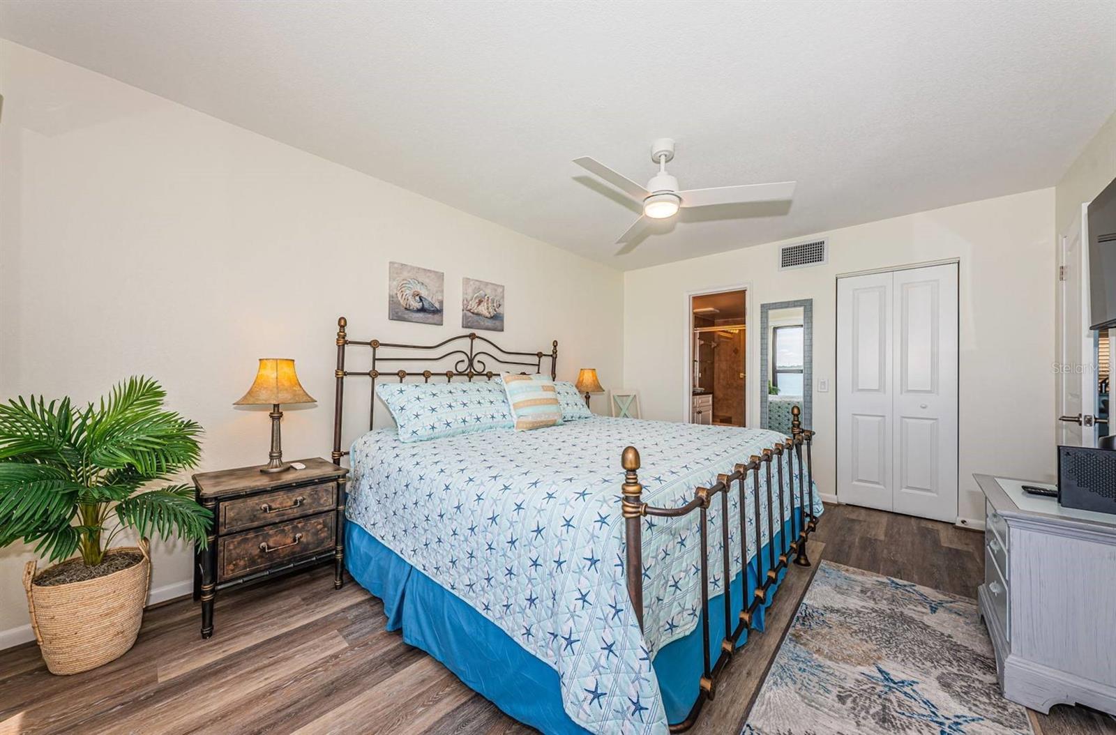 Image 14 of 24 For 6291 Bahia Del Mar Circle 207