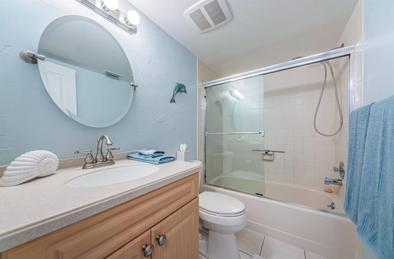 Image 16 of 24 For 6291 Bahia Del Mar Circle 207