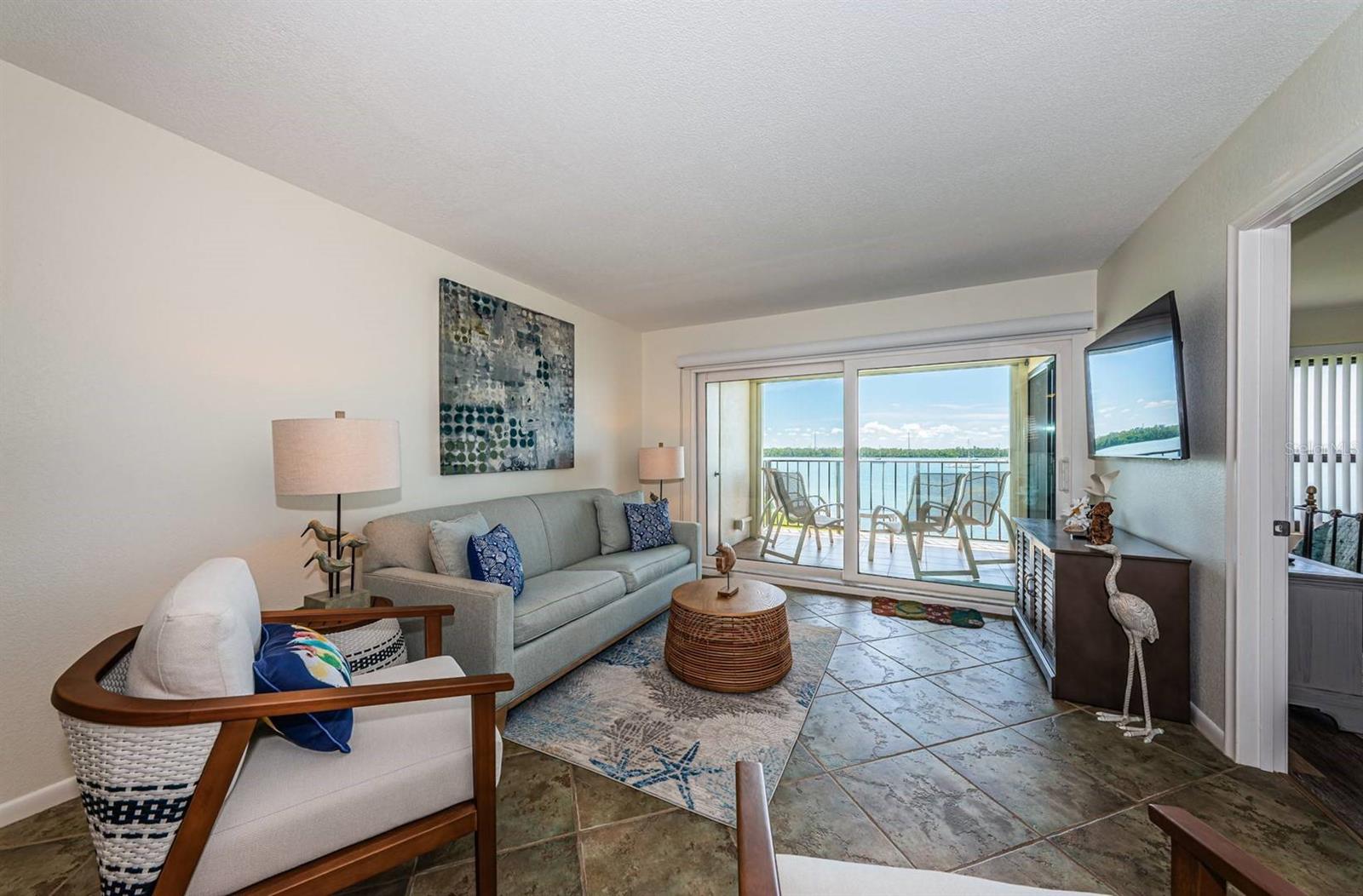 Image 4 of 24 For 6291 Bahia Del Mar Circle 207