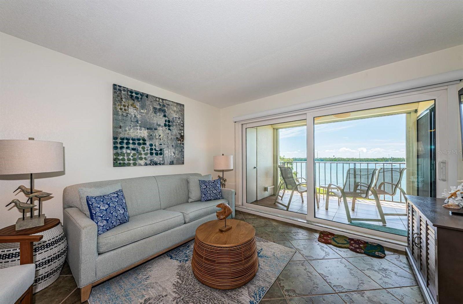 Image 7 of 24 For 6291 Bahia Del Mar Circle 207