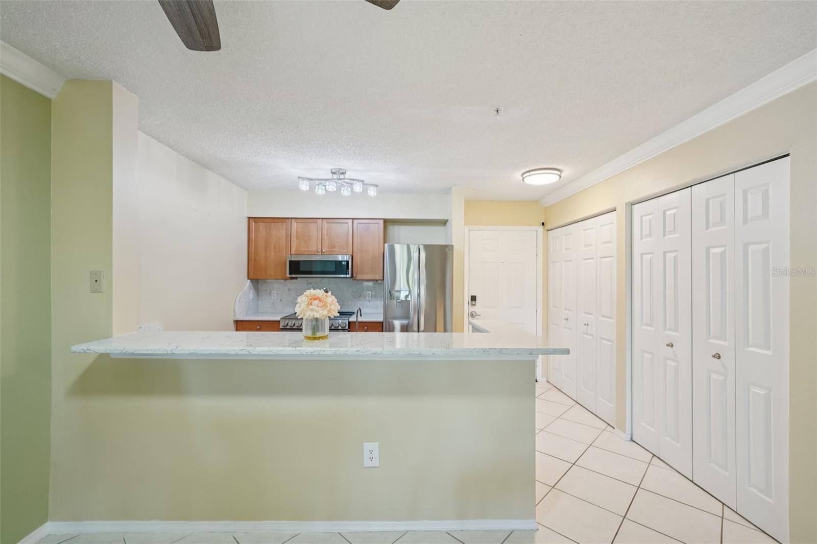 Image 19 of 68 For 2400 Feather Sound Drive 415