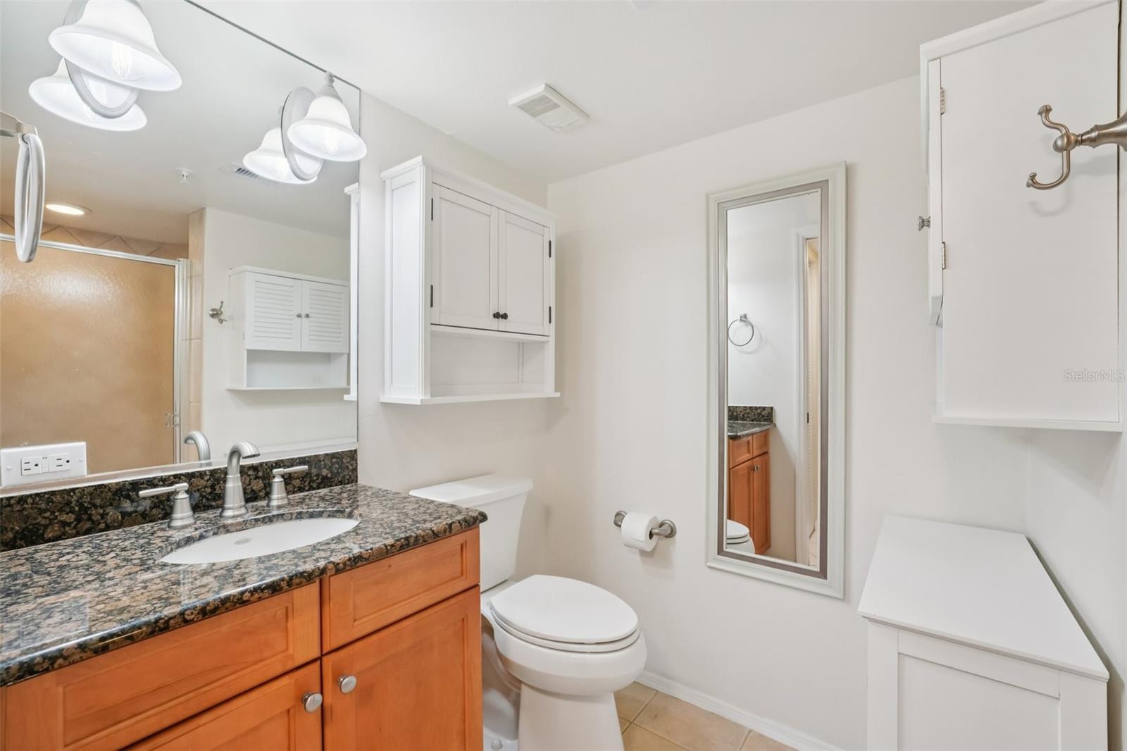 Image 34 of 68 For 2400 Feather Sound Drive 415