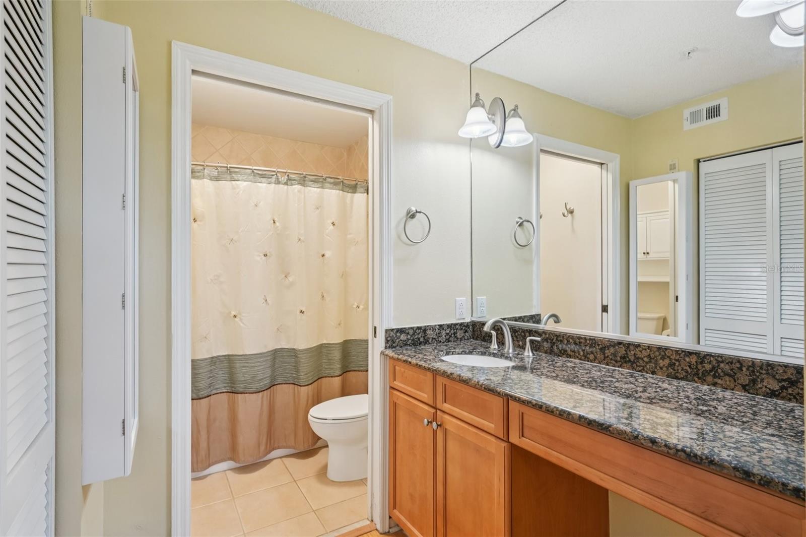 Image 41 of 68 For 2400 Feather Sound Drive 415