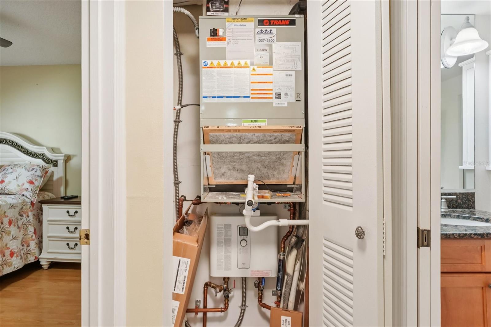 Image 46 of 68 For 2400 Feather Sound Drive 415