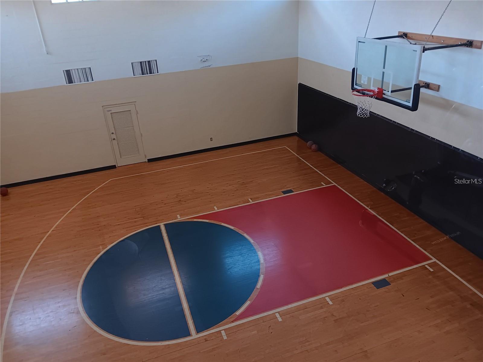 Image 65 of 68 For 2400 Feather Sound Drive 415