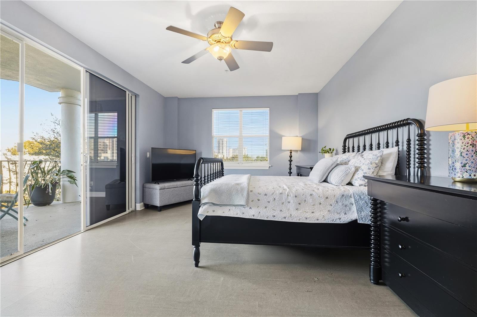 Image 12 of 15 For 750 4th Avenue S 403c