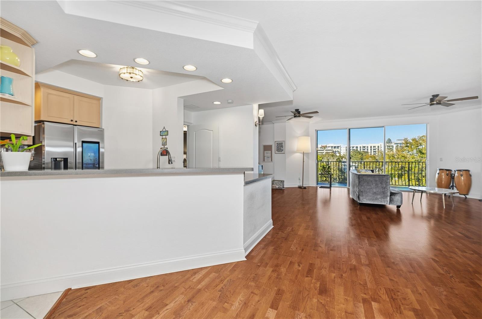 Image 6 of 15 For 750 4th Avenue S 403c