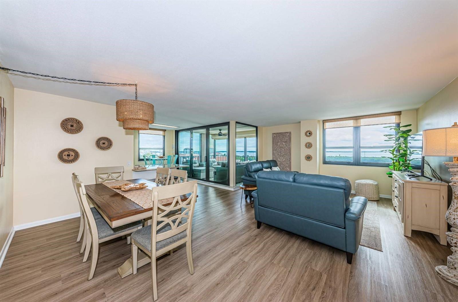 Image 10 of 27 For 6291 Bahia Del Mar Circle 903