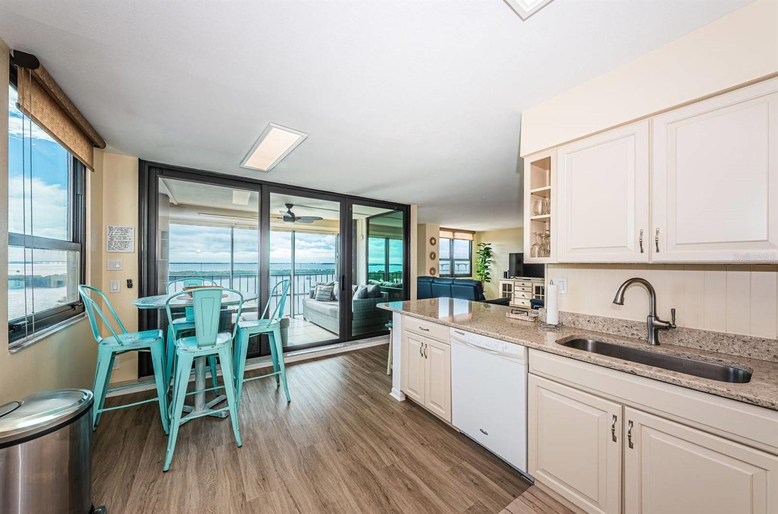 Image 7 of 27 For 6291 Bahia Del Mar Circle 903