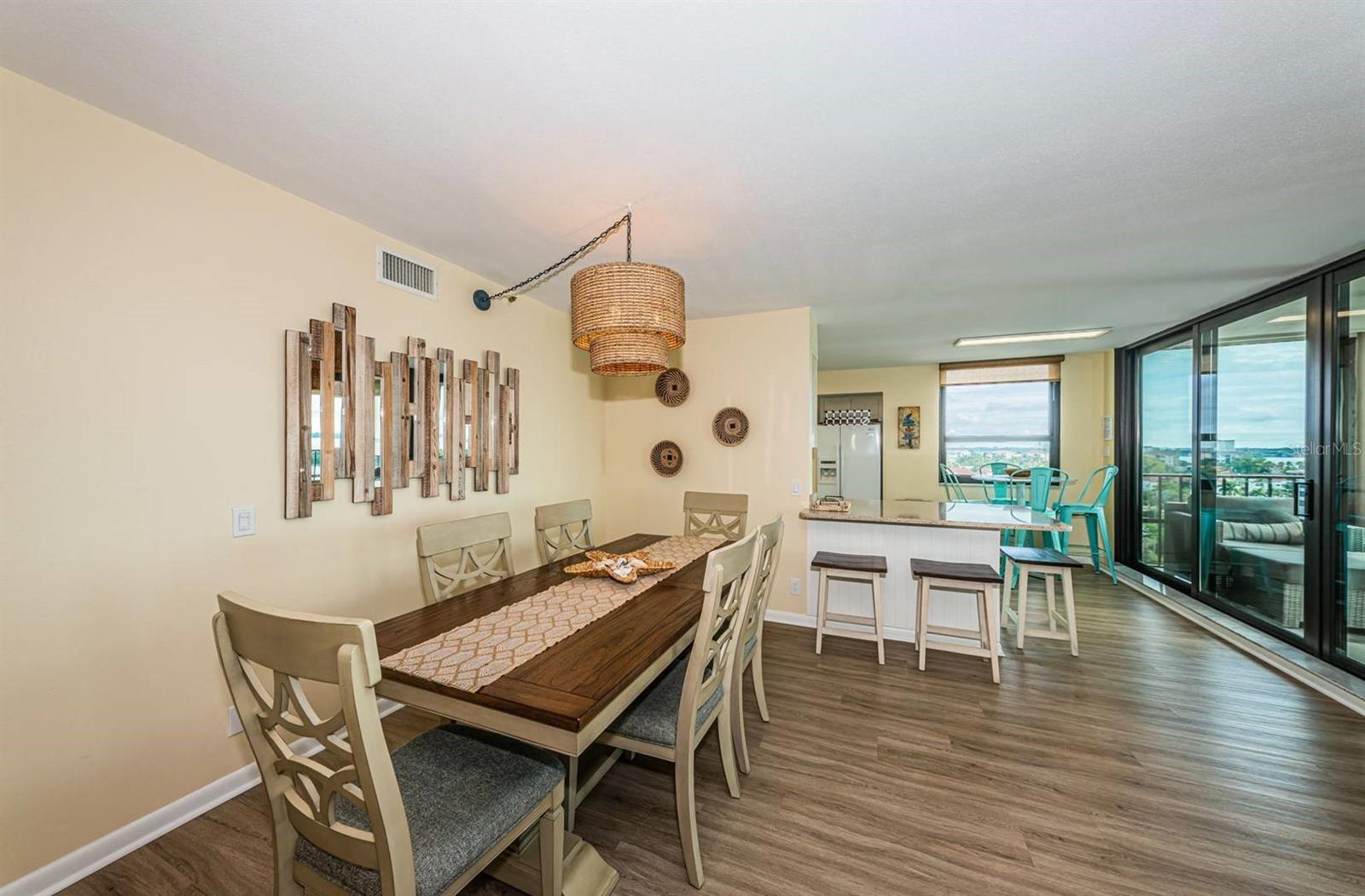 Image 8 of 27 For 6291 Bahia Del Mar Circle 903