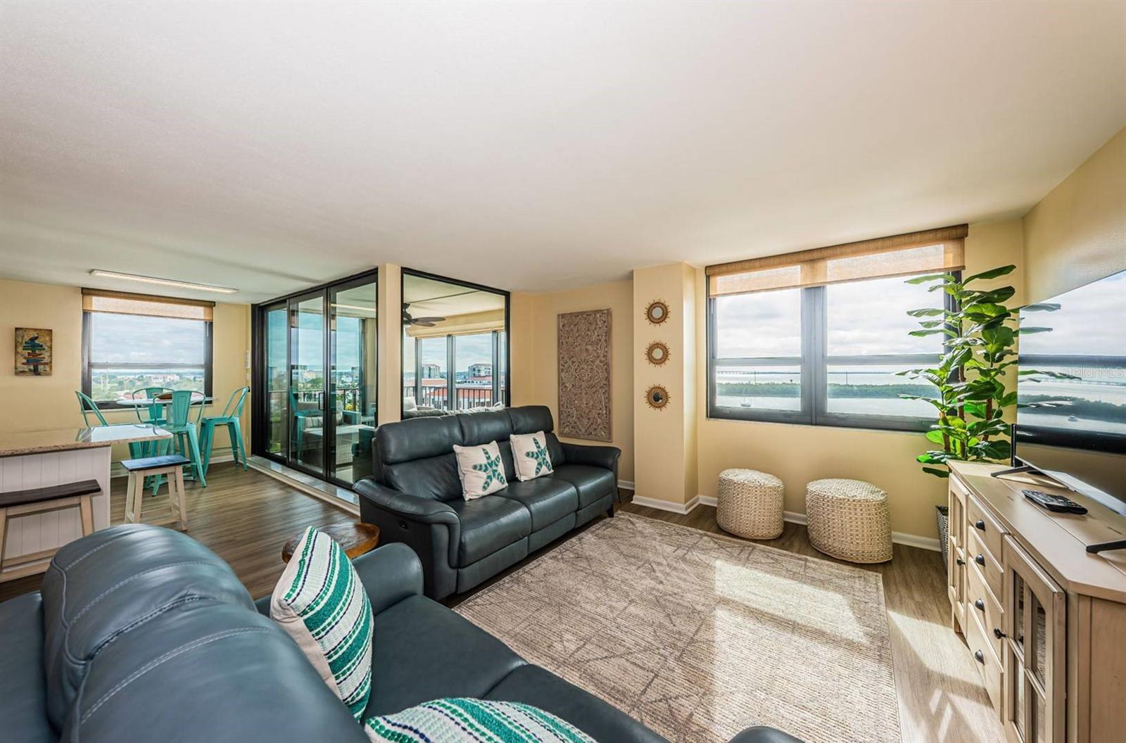 Image 9 of 27 For 6291 Bahia Del Mar Circle 903