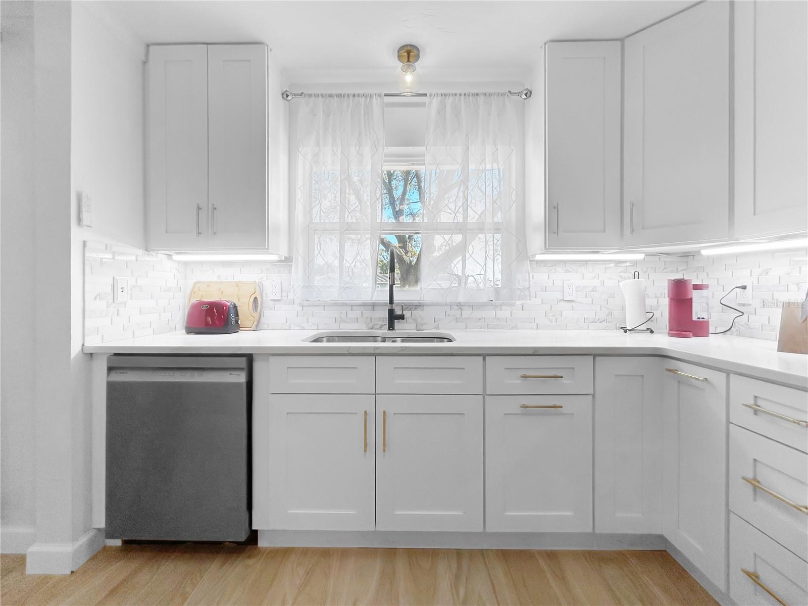 Listing photo id 9 for 7922 2nd Way N