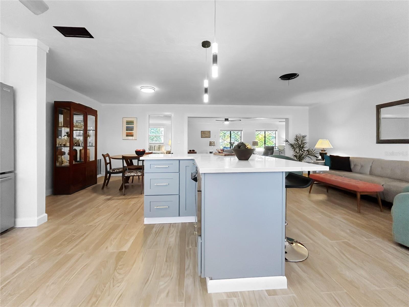 Listing photo id 12 for 7922 2nd Way N