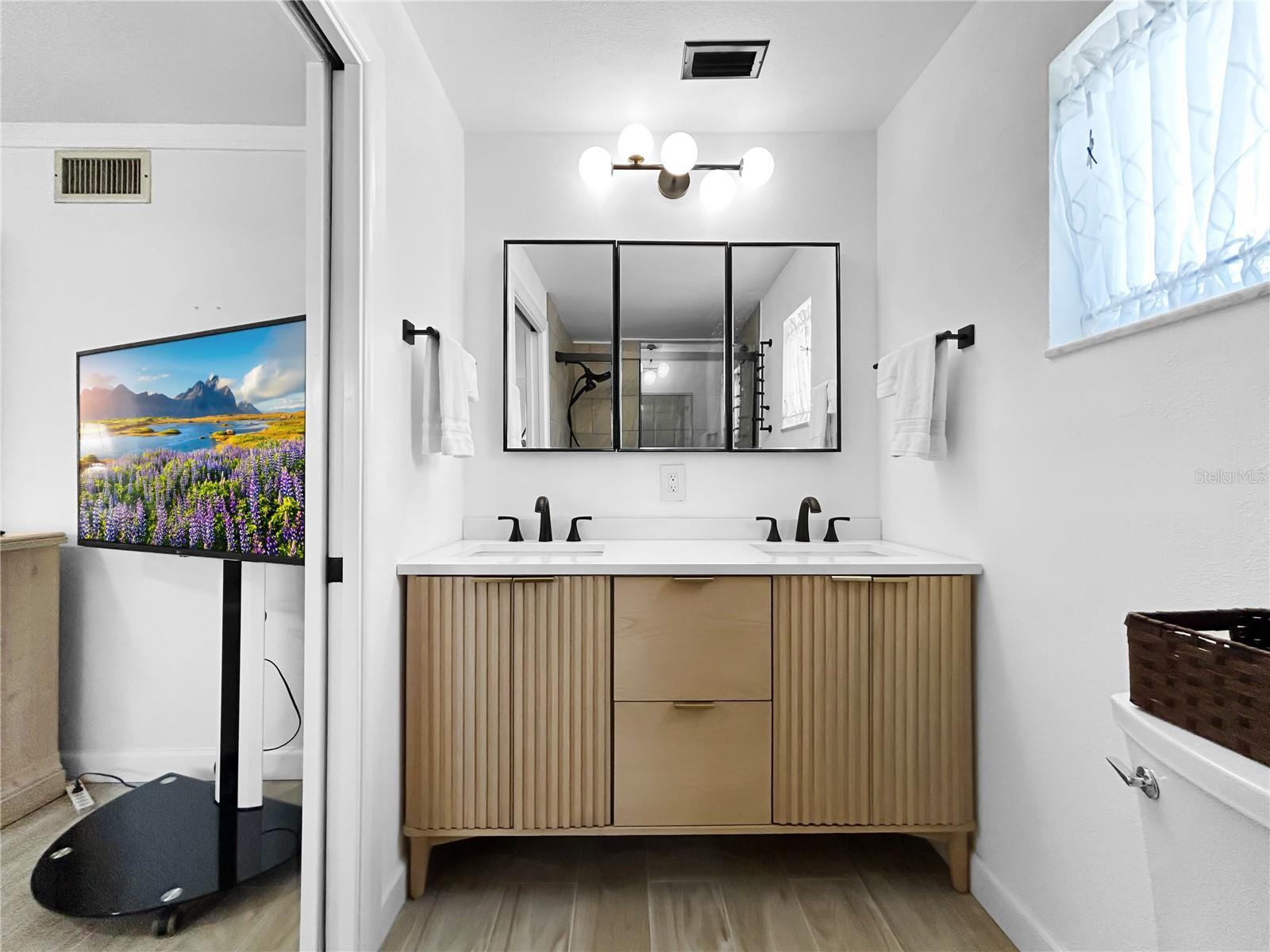 Listing photo id 23 for 7922 2nd Way N