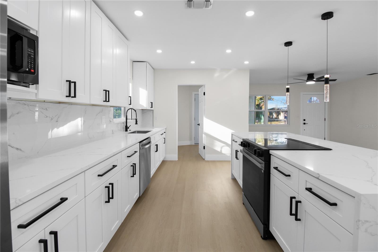 Listing photo id 8 for 5600 92nd Terrace N