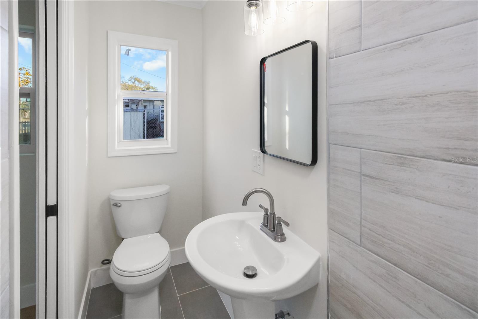 Listing photo id 22 for 5600 92nd Terrace N