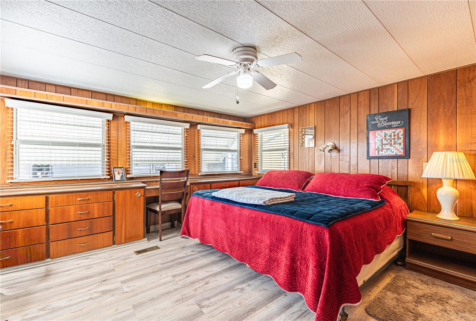 Image 31 of 71 For 36946 Grace Avenue