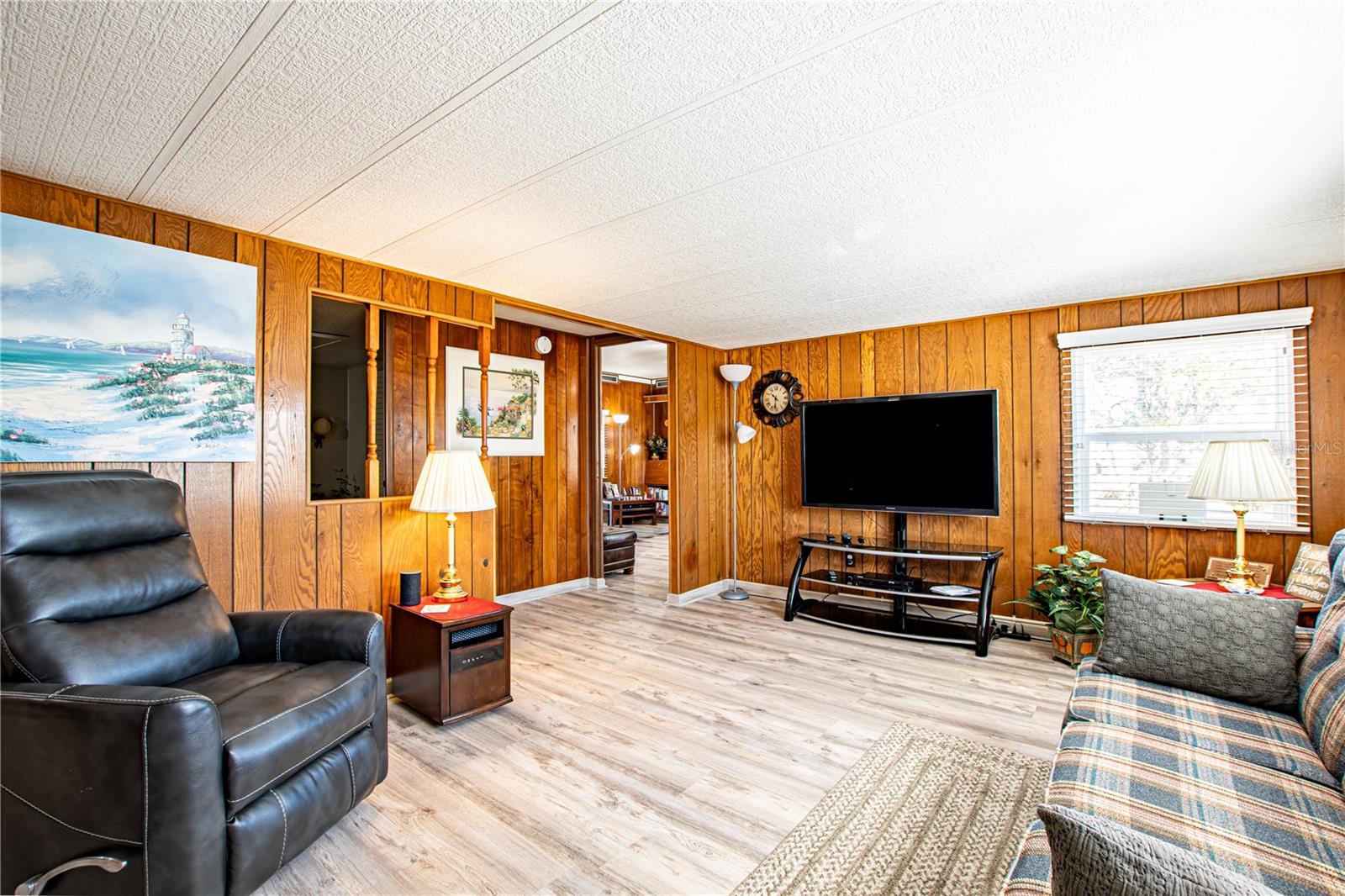 Image 5 of 71 For 36946 Grace Avenue