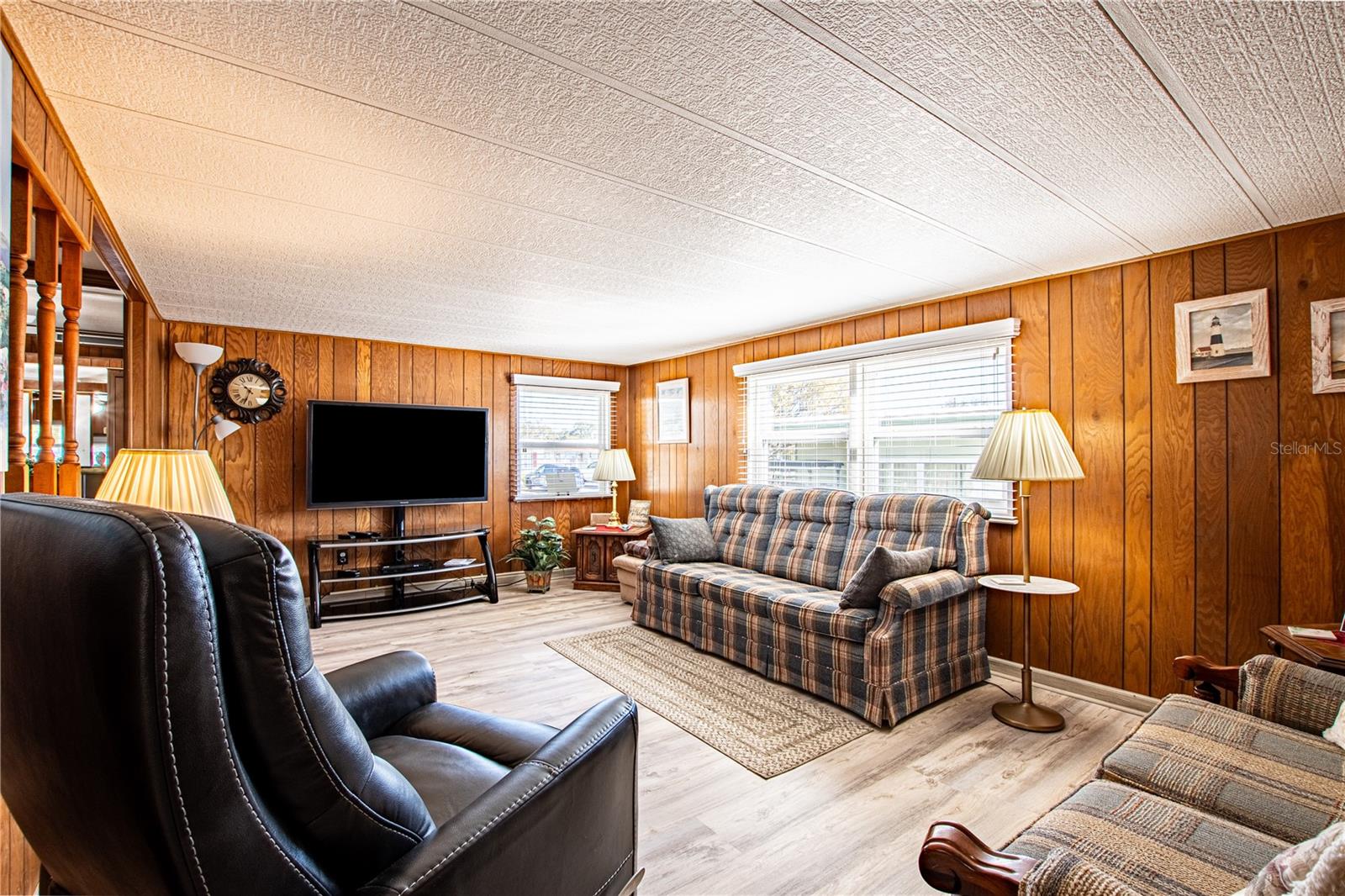 Image 6 of 71 For 36946 Grace Avenue