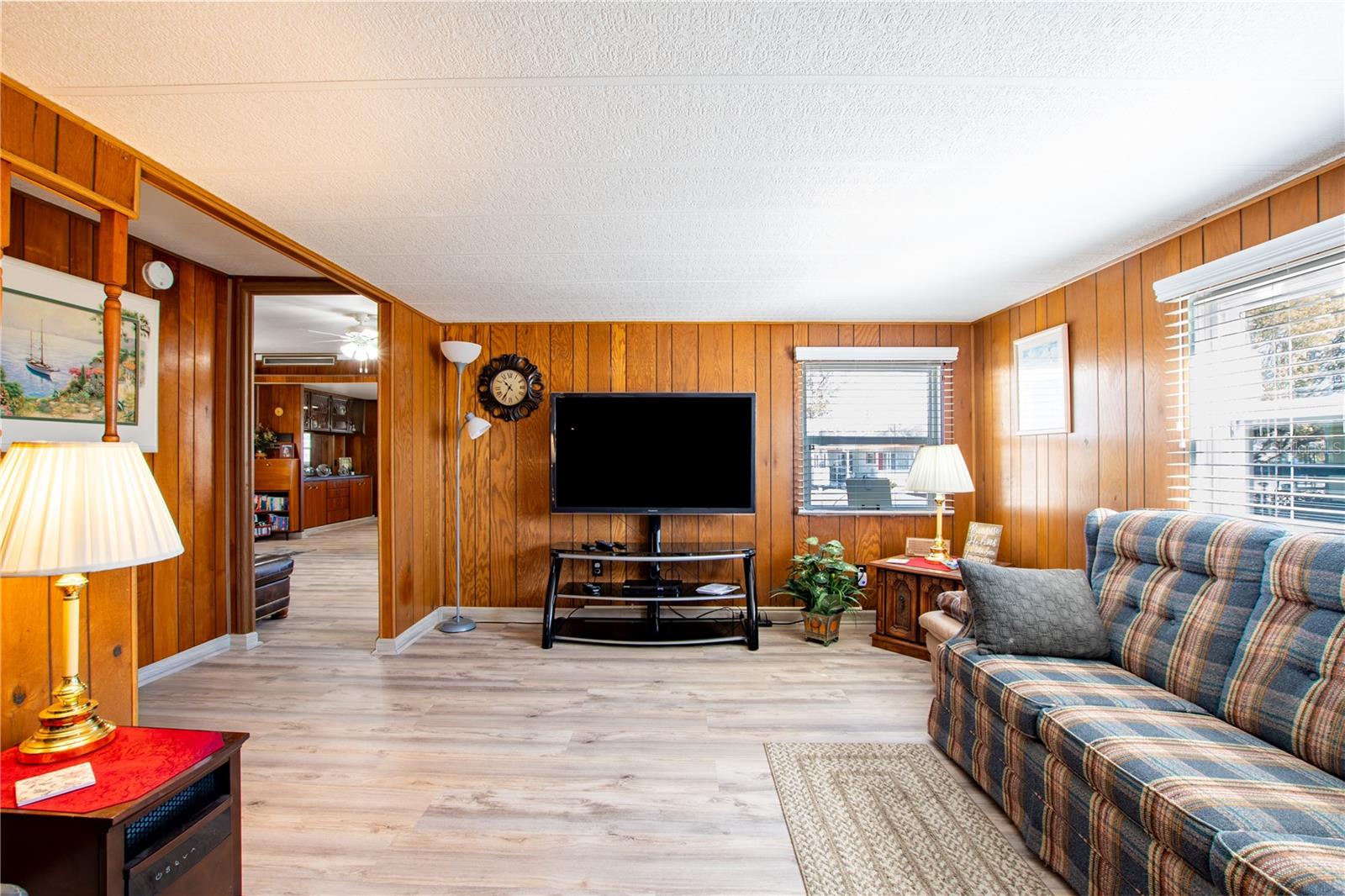 Image 9 of 71 For 36946 Grace Avenue