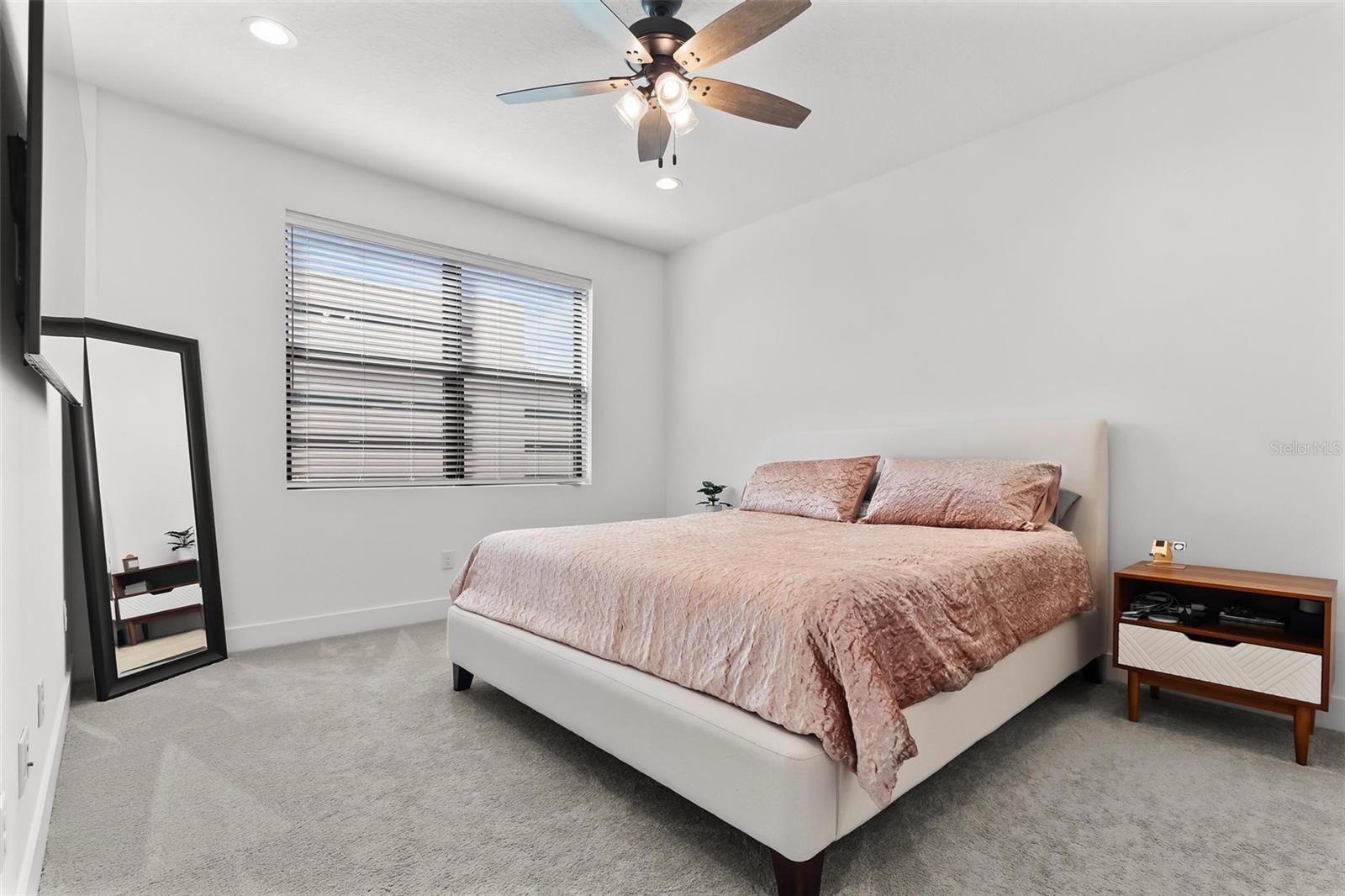 Image 12 of 20 For 2511 Grady Avenue N 8