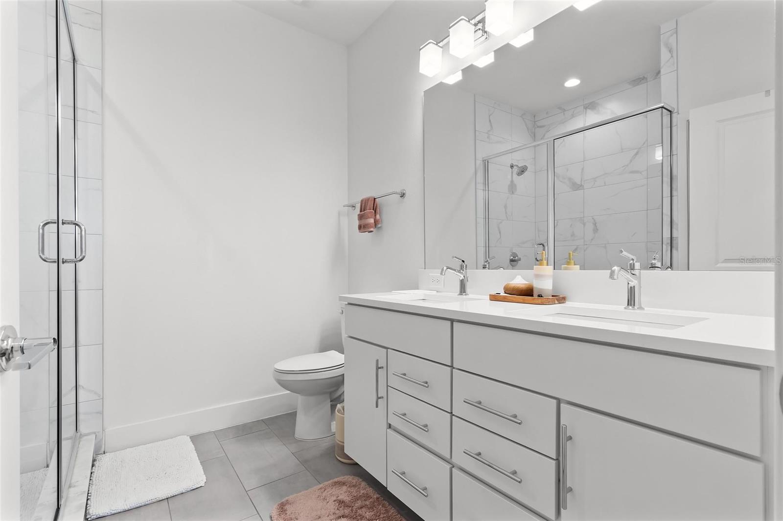 Image 13 of 20 For 2511 Grady Avenue N 8