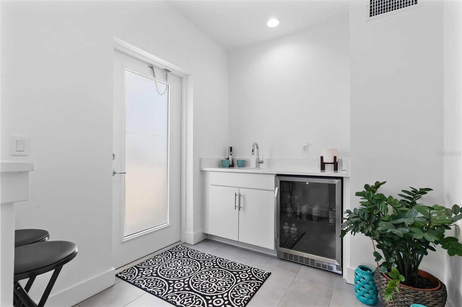 Image 19 of 20 For 2511 Grady Avenue N 8