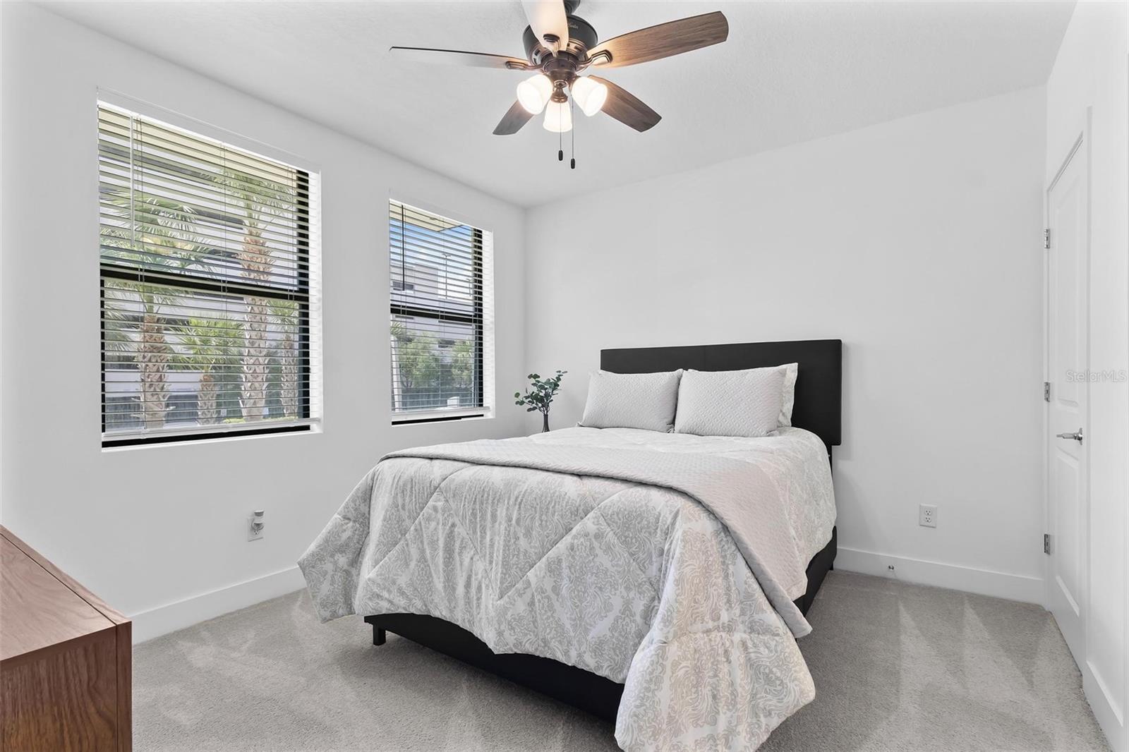 Image 4 of 20 For 2511 Grady Avenue N 8