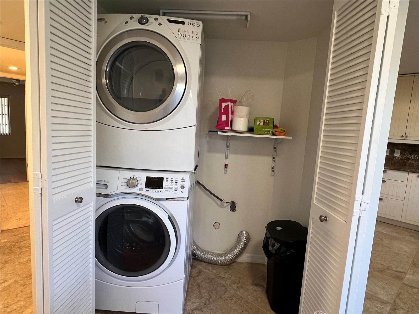 Image 10 of 25 For 18714 Wimbledon Circle 18714