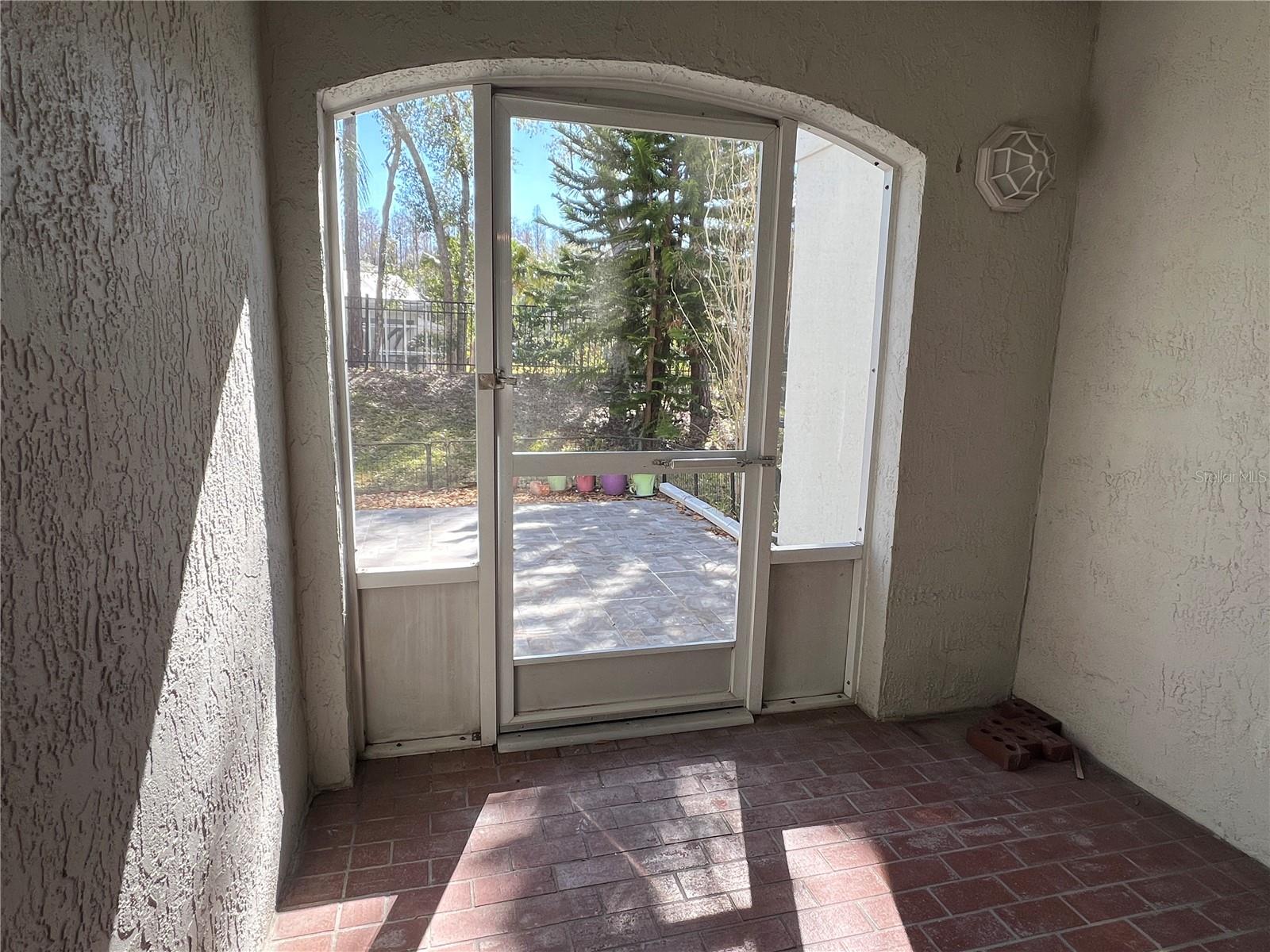 Image 15 of 25 For 18714 Wimbledon Circle 18714