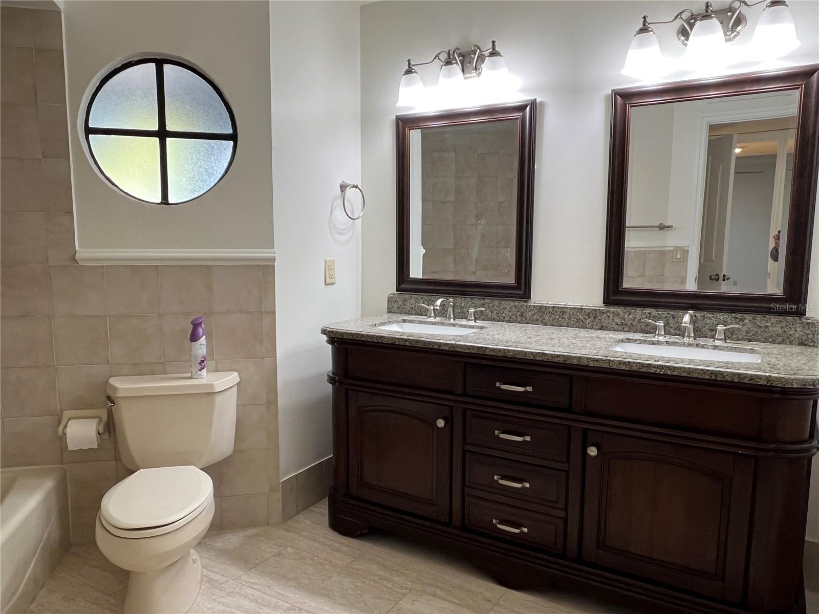 Image 19 of 25 For 18714 Wimbledon Circle 18714