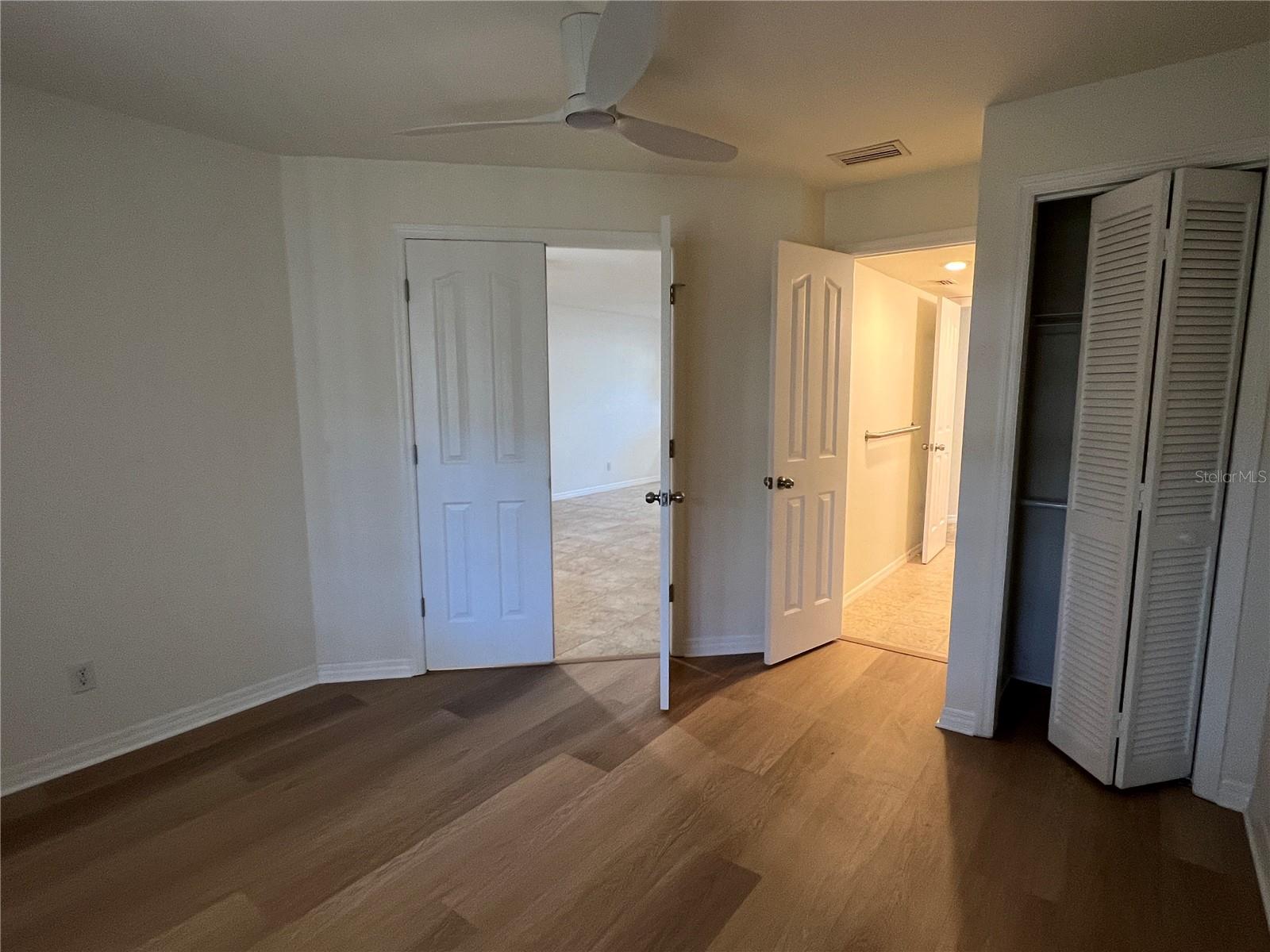 Image 21 of 25 For 18714 Wimbledon Circle 18714