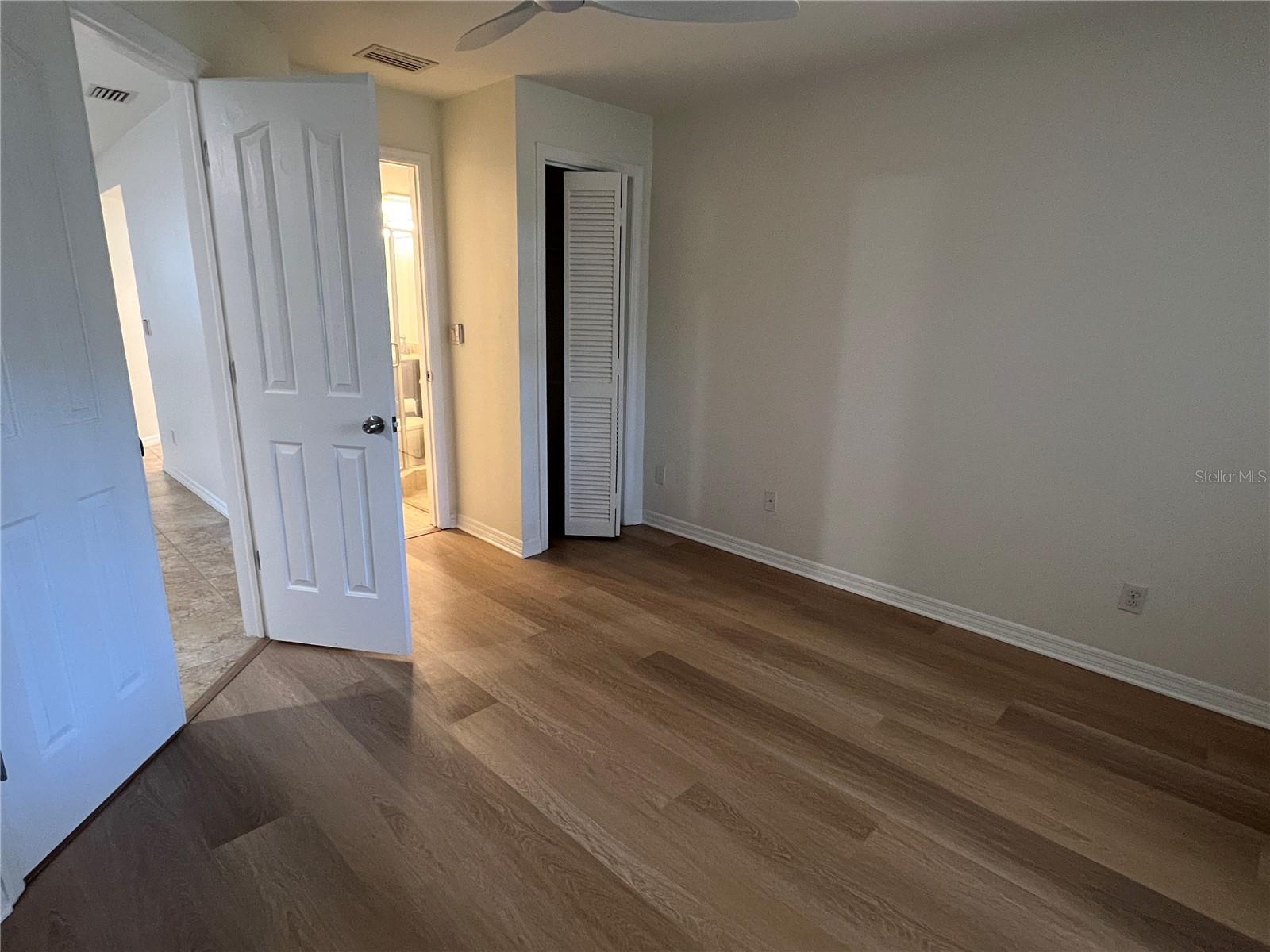 Image 22 of 25 For 18714 Wimbledon Circle 18714