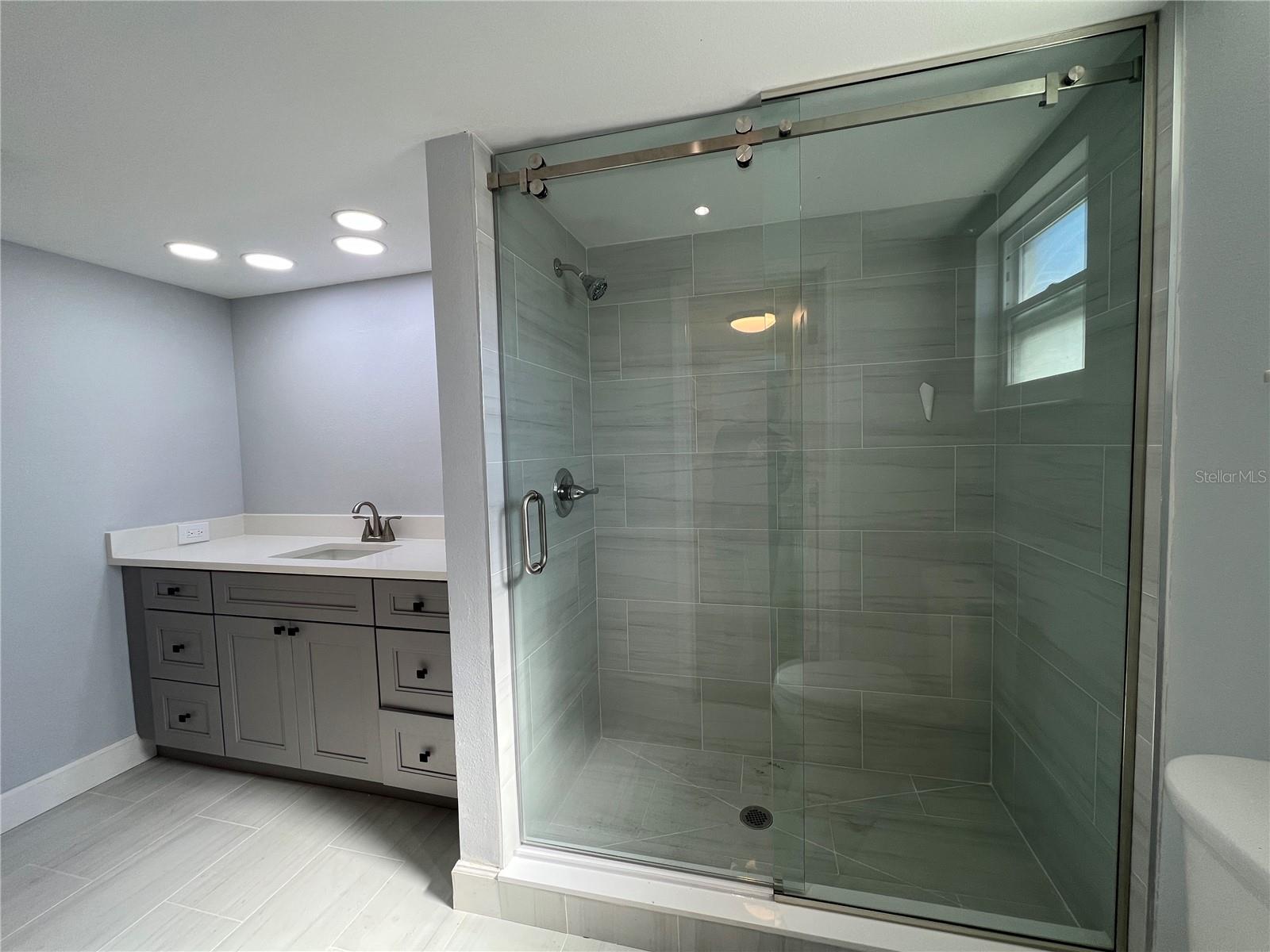 Image 12 of 21 For 8825 Bay Pointe Drive G-101