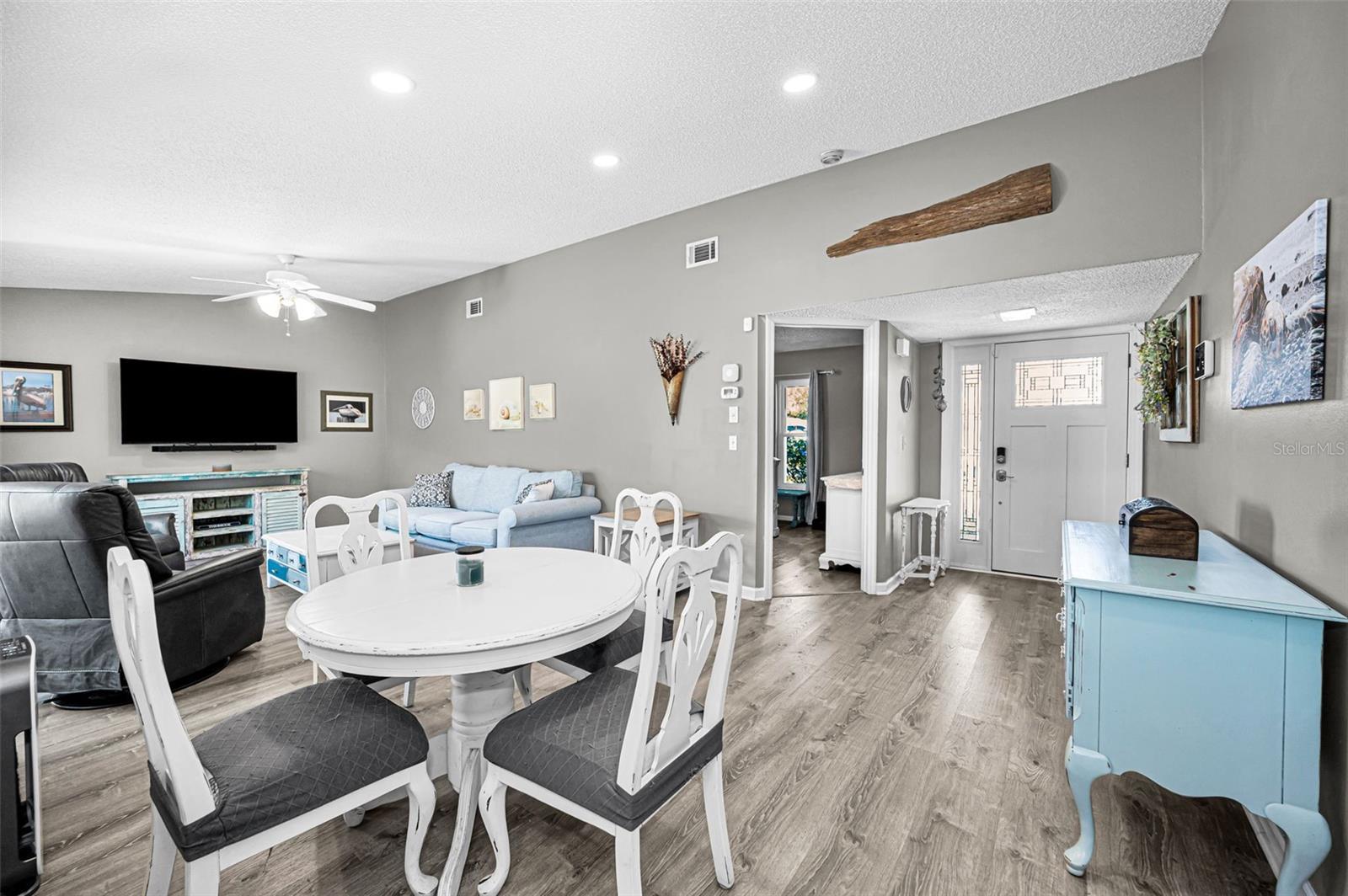 Image 11 of 47 For 2914 Cypress Green Drive