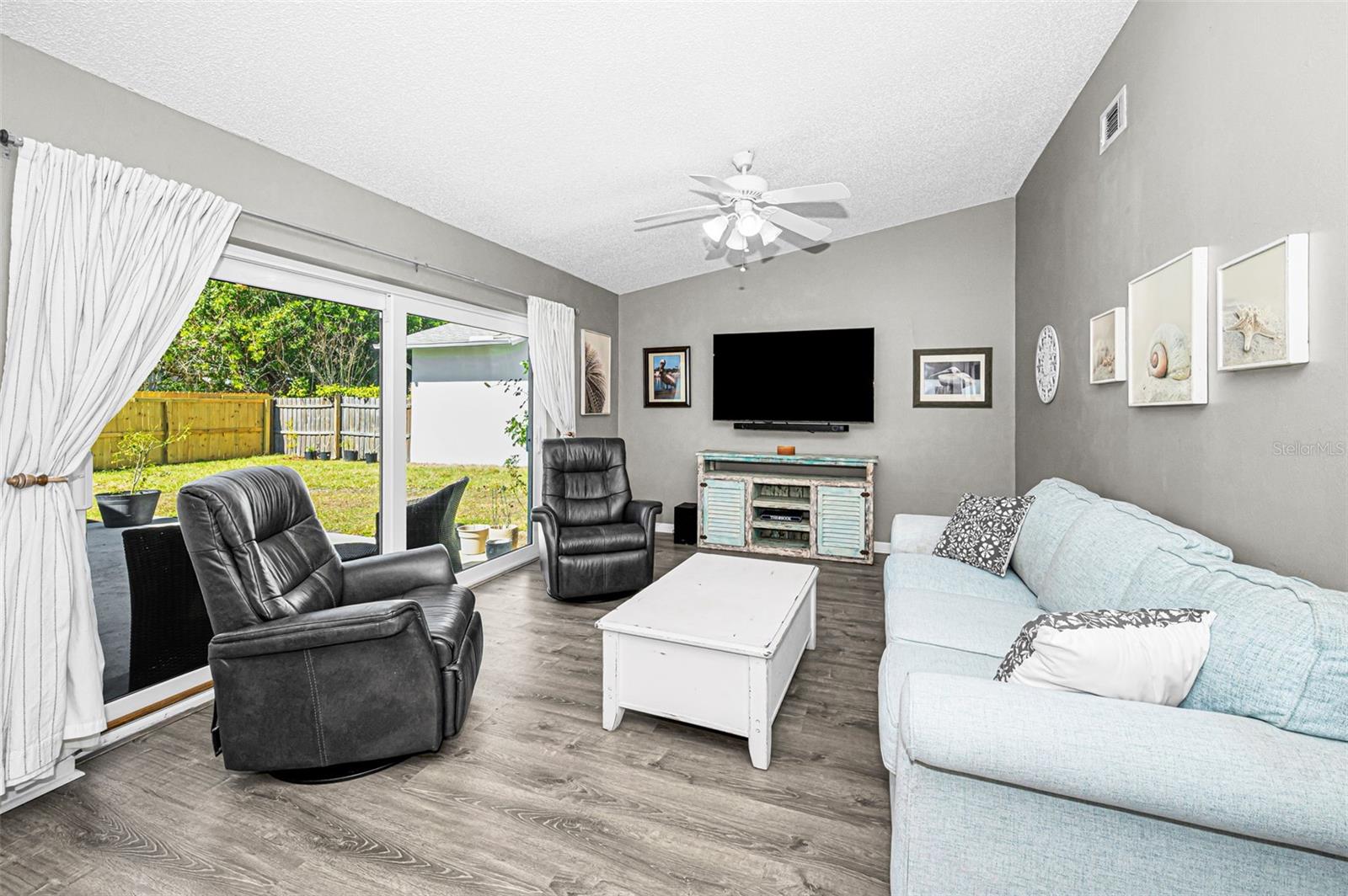 Image 15 of 47 For 2914 Cypress Green Drive