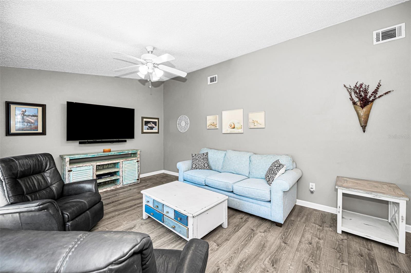 Image 16 of 47 For 2914 Cypress Green Drive