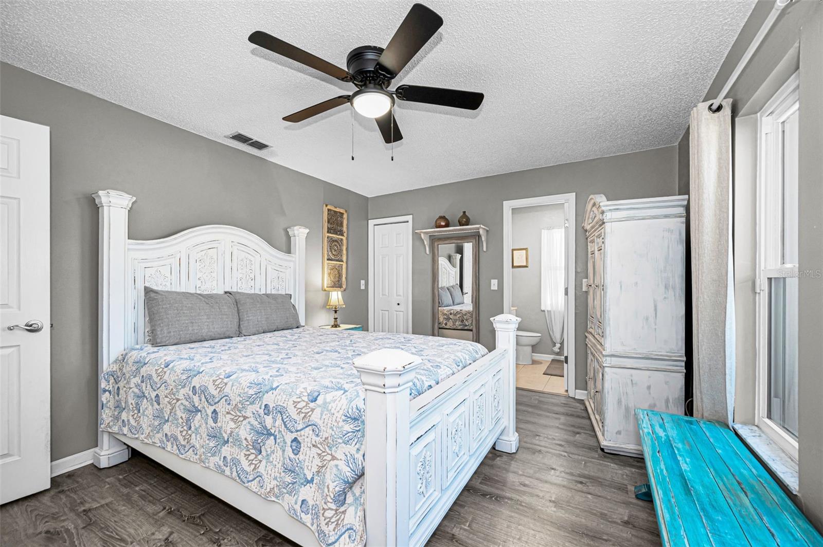 Image 25 of 47 For 2914 Cypress Green Drive