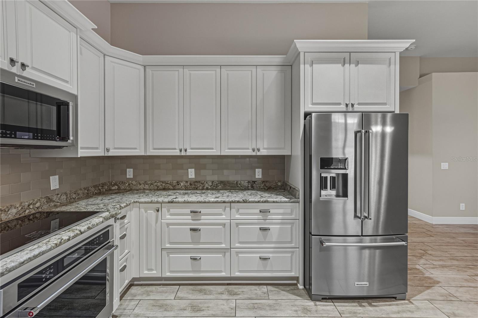 Listing photo id 14 for 13231 Palmilla Circle