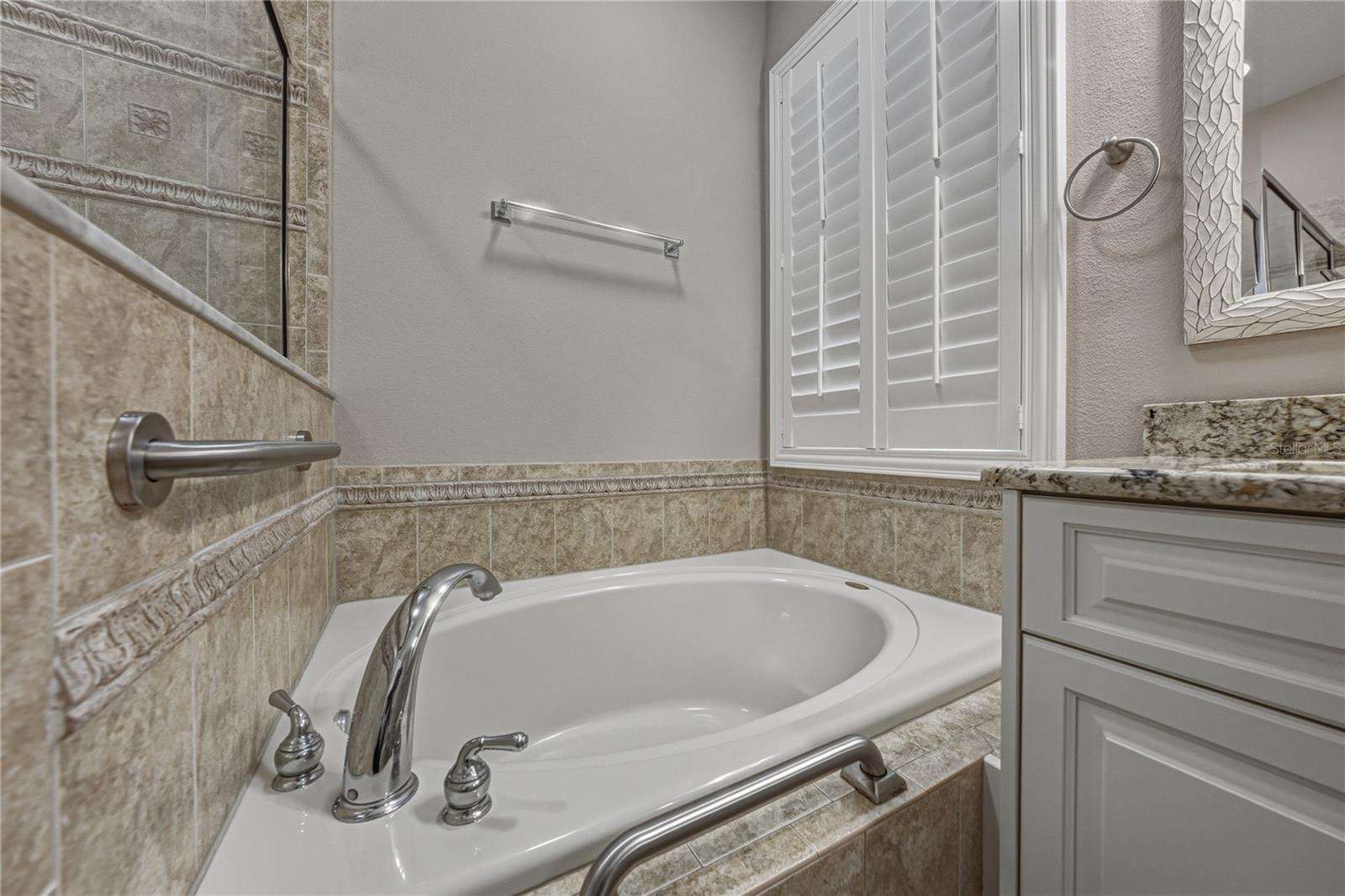 Listing photo id 26 for 13231 Palmilla Circle