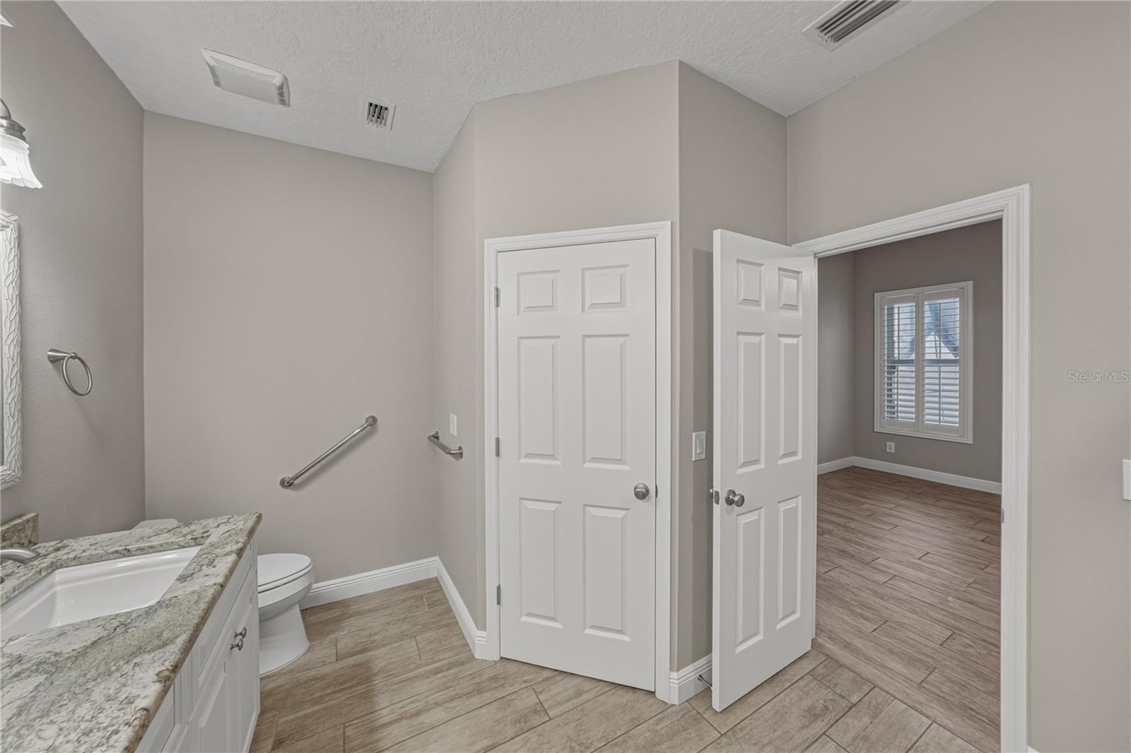 Listing photo id 28 for 13231 Palmilla Circle